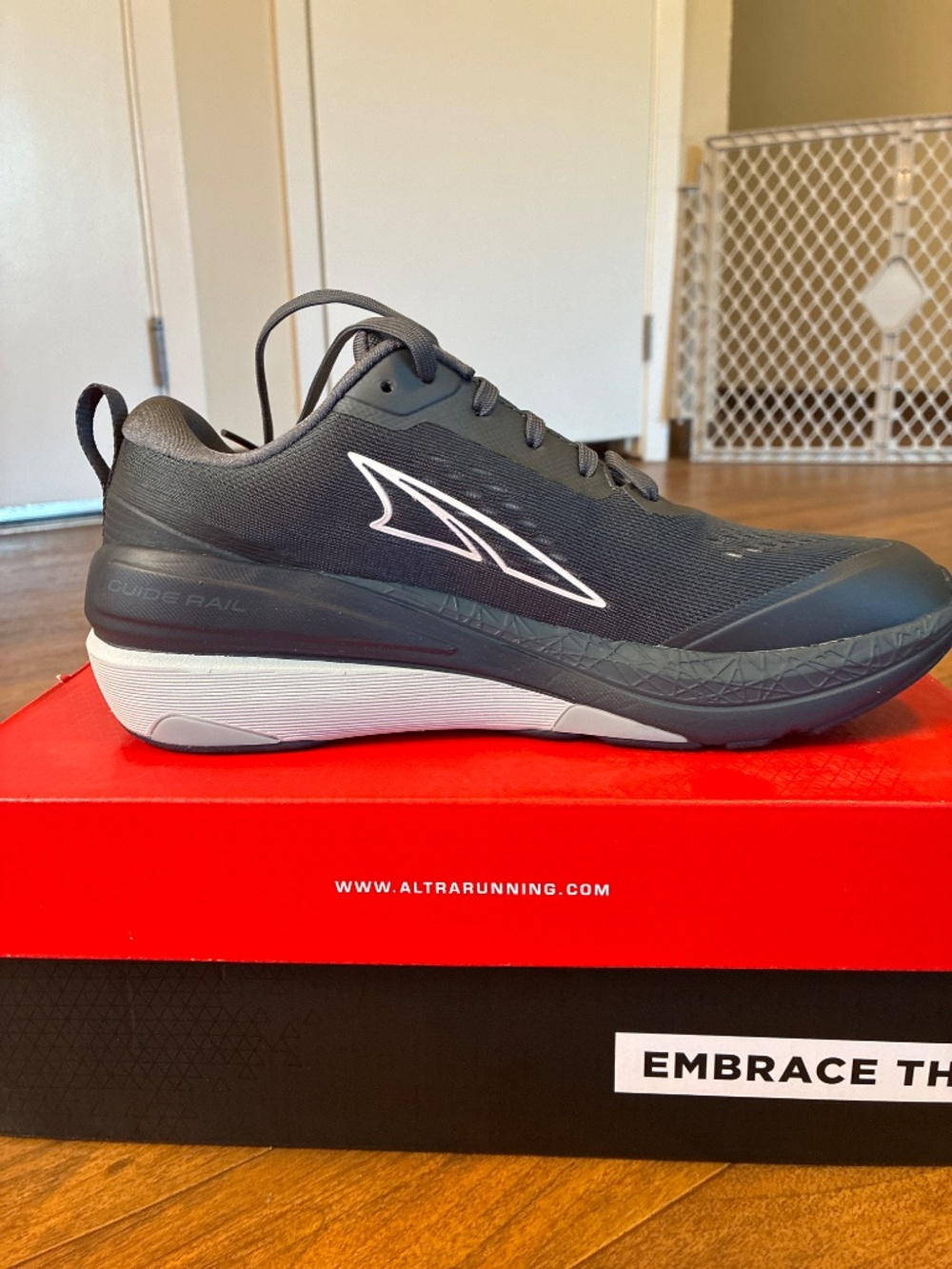 Altra Paradigm 5 Men's 8.5 - Picture 6 of 6